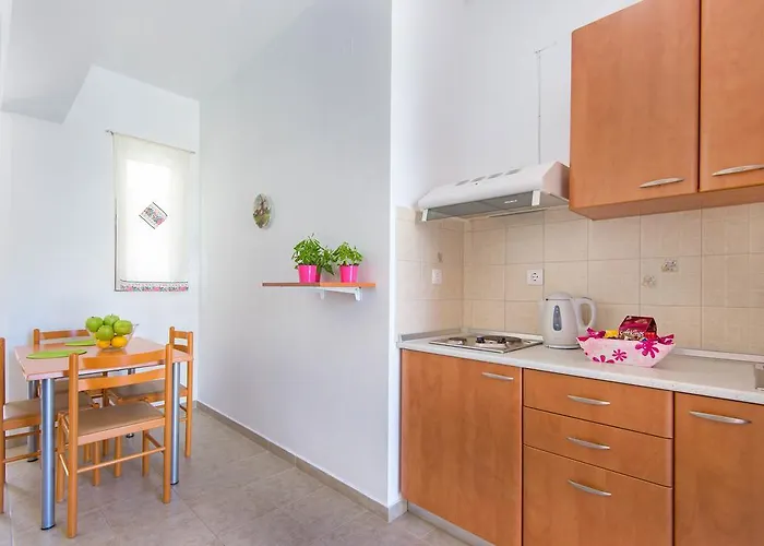 Apartment Hidden Garden Afantou